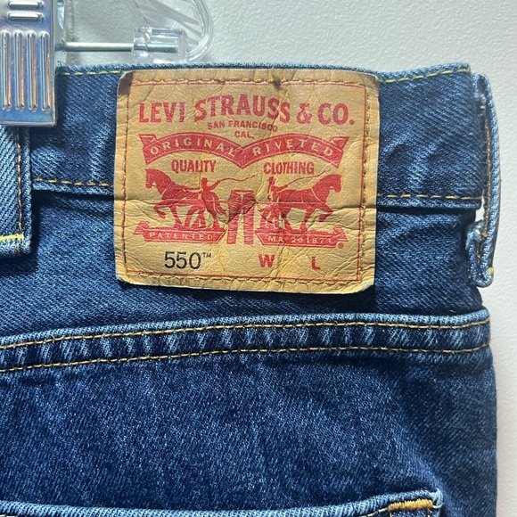 Levi's Men’s 550 Blue Denim Jeans Size 48 x 30 - Picture 4 of 6